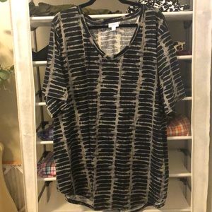 LuLaRoe Iris V-Neck Top Size 3X - Never worn